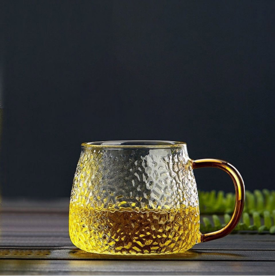 Kodėl geriant reikia skaidrių vyno taurių?